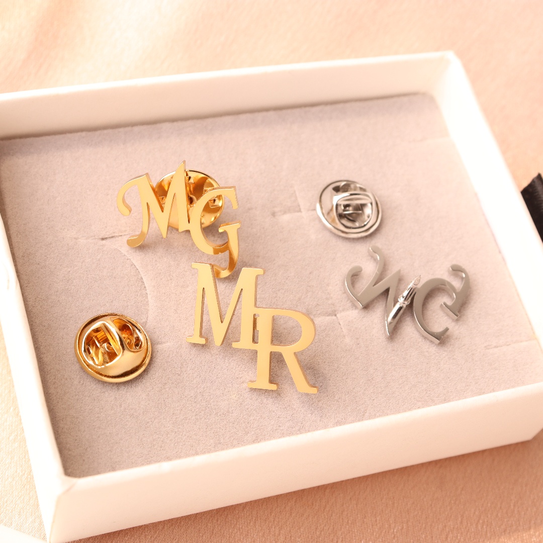 Bros Inisial Kustom untuk Peng - Tuxedo Lapel Pin ulasan dan harga